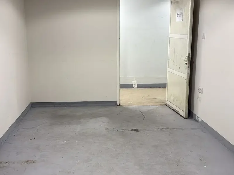 PRIME LOCATION / WELL MAINTAINED STORAGE WAREHOUSE FOR RENT IN AL QUOZ INDUSTRIAL AREA 4