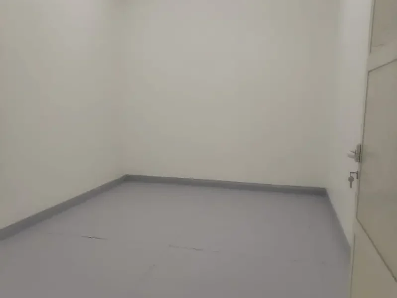 PRIME LOCATION / WELL MAINTAINED STORAGE WAREHOUSE FOR RENT IN AL QUOZ INDUSTRIAL AREA 4