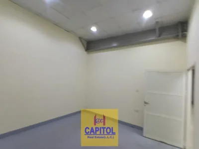 Efficient Warehouse Unit Designed for Storage and Operations with Clean Interiors and Practical Space