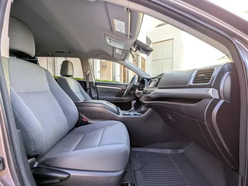 2018 Toyota Highlander 6 Cylinders Petrol Engine Brown Grey SUV GCC Specs