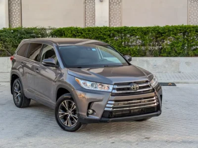 2018 Toyota Highlander 6 Cylinders Petrol Engine Brown Grey SUV GCC Specs