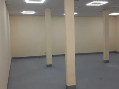 SPACIOUS AND WELL-MAINTAINED INDUSTRIAL STORAGE WAREHOUSE UNIT FOR RENT