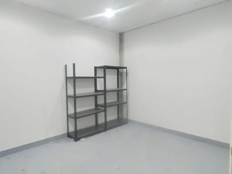 Summer Offer Less Price Warehouse Storage Available for Rent in Dubai Al Qouz 04