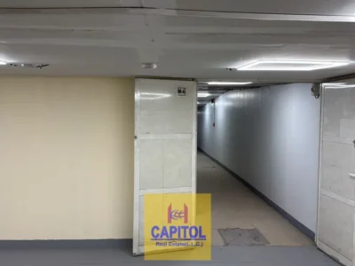SPACIOUS MEZZANINE FLOOR UNIT WITH WINDOWS AND WASHBASIN WITH A WIDE ENTRY ACCESS