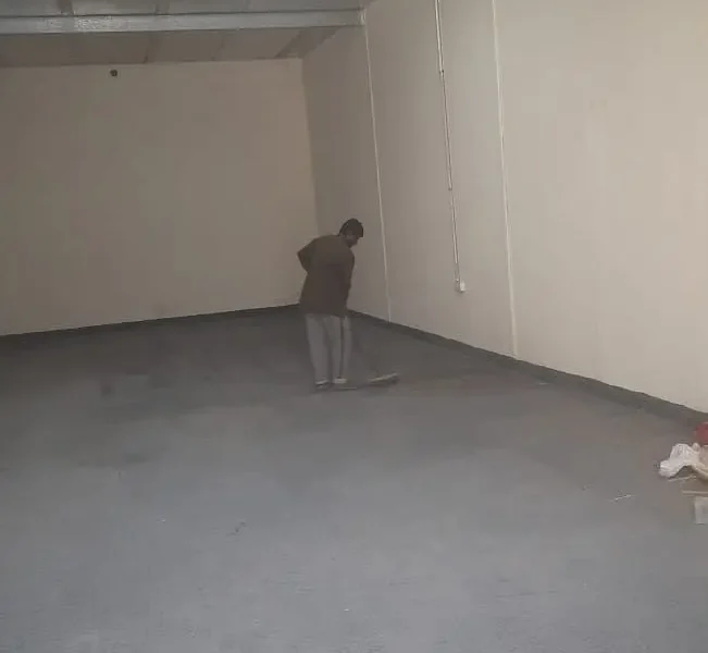900 sqft Front Side with Big Door Storage Warehouse Available for Rent in Al Quoz (BK)