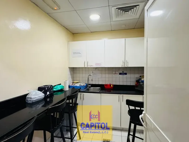 Commercial Warehouse 450 KW Power Al Quoz Industrial Area 4