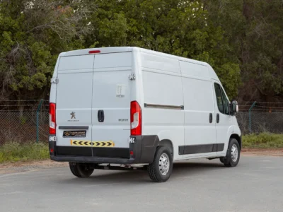 2022 Peugeot Boxer L2h2 2.2L 4-cylinder Turbo Diesel Engine Manual White Black Panel Van GCC