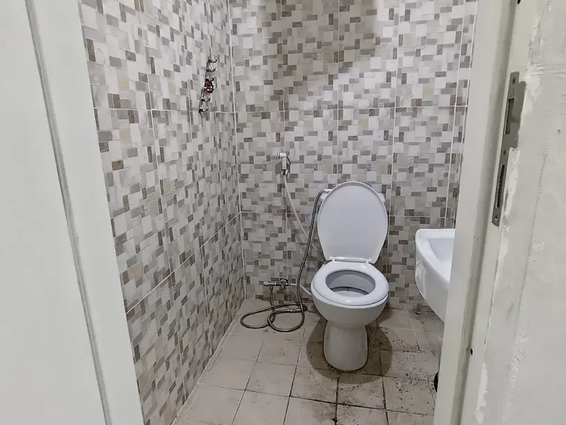 BRAND NEW WAREHOUSE Ground Floor Warehouse with Attached Washroom Facility
