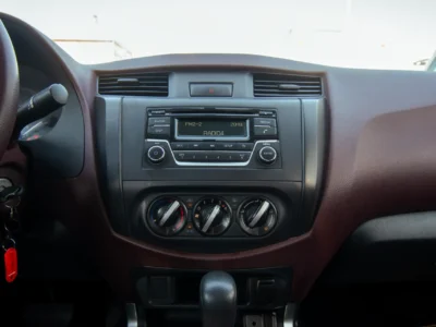 2022 Nissan Navara SE 2.5 Litres 4 Cylinders Petrol Engine White Red Pickup Truck GCC Specs MT