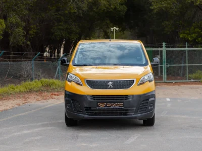 2020 Peugeot Expert L3 2.0L 4 Cylinders Diesel Engine Yellow Black Panel Van GCC Specs Automatic