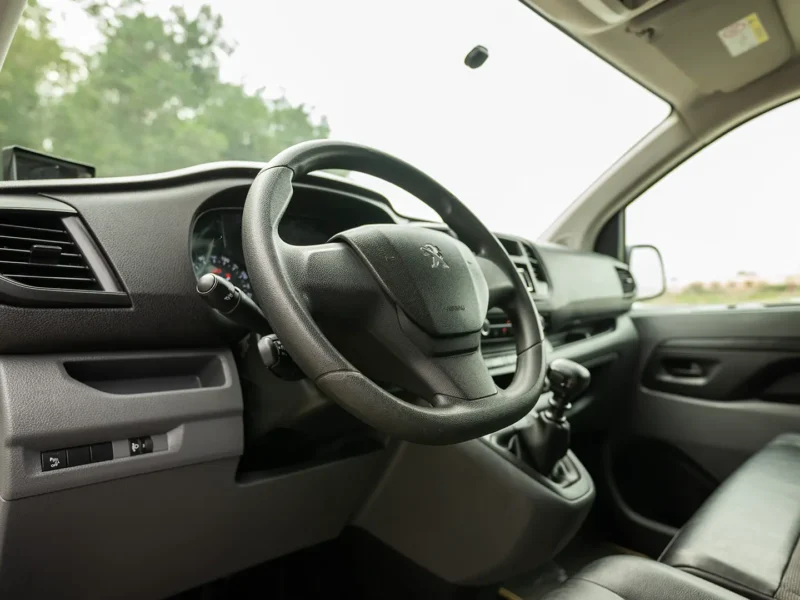 2020 Peugeot Expert L3 2.0L 4 Cylinders Diesel Engine Yellow Black Panel Van GCC Specs Automatic