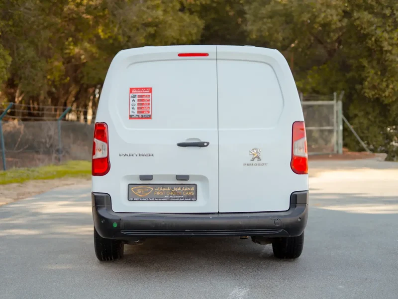 2020 Peugeot Partner Long Van 1.6 Litres 4 Cylinders Petrol White Grey Panel Van GCC Specs