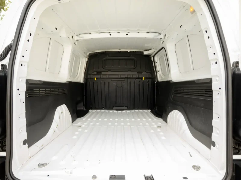 2022 Peugeot Partner Standard 1.6 Litres 4 Cylinders Petrol Engine White Grey Van GCC Specs