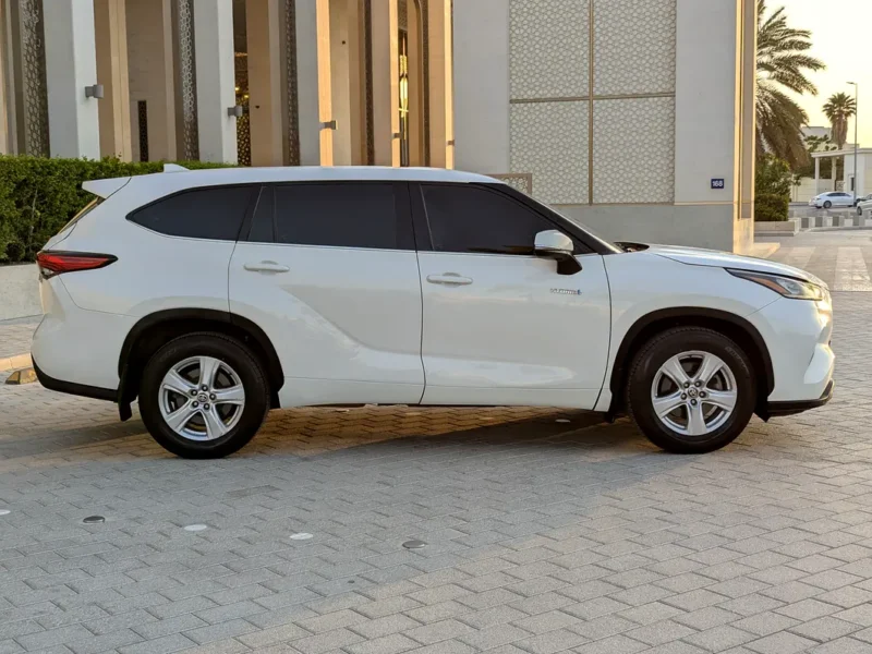 2020 Toyota Highlander GXR 4 Cylinders Hybrid Engine White Grey SUV GCC Specs