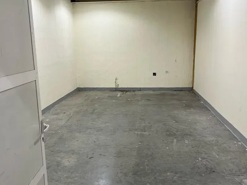 EFFICIENT AND WELL MAINTAINED STORAGE WAREHOUSE UNIT AVAILABLE FOR RENT IN AL QUOZ 4