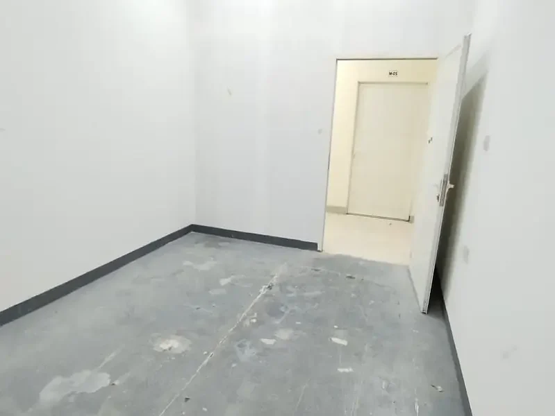 Well Maintained Storage Warehouse On Ground Floor Available For Rent In Al Quoz (BK)