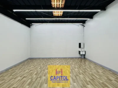 570 sqft on Mezzanine Floor Available in Al Quoz industrial