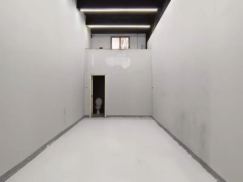 GROUND FLOOR WAREHOUSE SPACE OFFERING CONVENIENCE ACCESSABILITY AND FLEXIBILITY