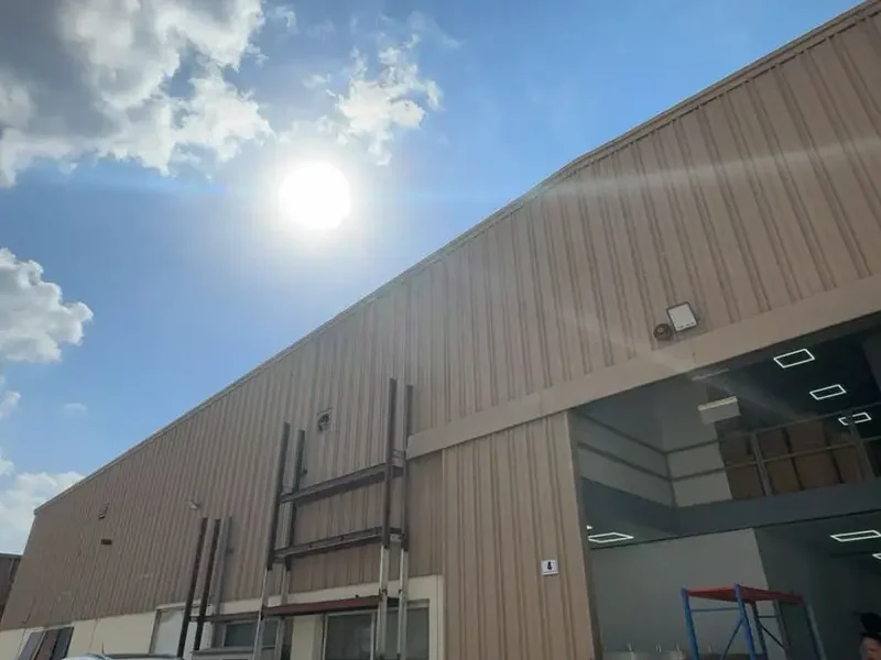 LARGE AND STRATEGIC GROUND FLOORSTORAGE WAREHOUSE AVAILABLE NOW WITH WASHROOM
