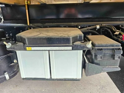 2025 Mitsubishi Fuso Canter CARGO 4.2 Litres DIESEL V6 Engine M/T White Black Truck GCC