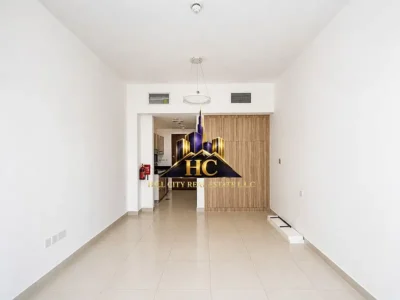 Bright & Spacious Studio Apartment in Al Bada Satwa Same Lulu Hyper market Building
