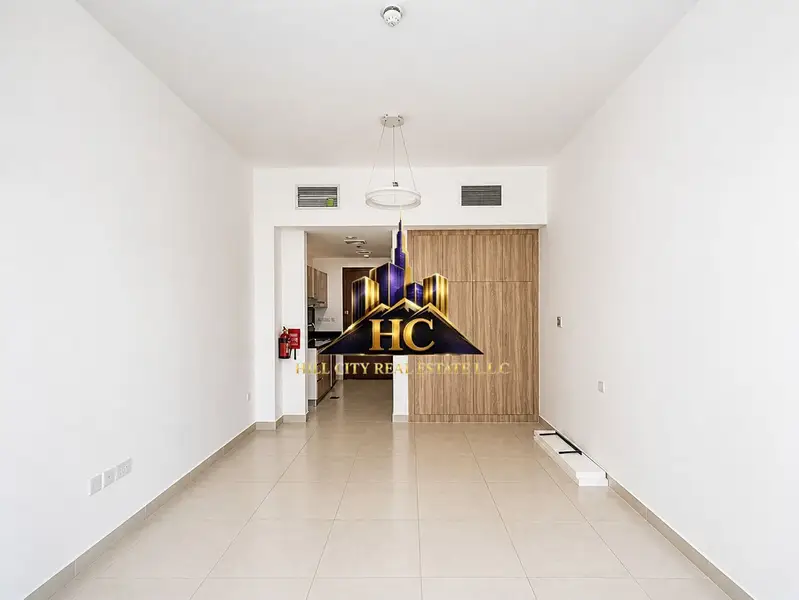 Bright & Spacious Studio Apartment in Al Bada Satwa Same Lulu Hyper market Building