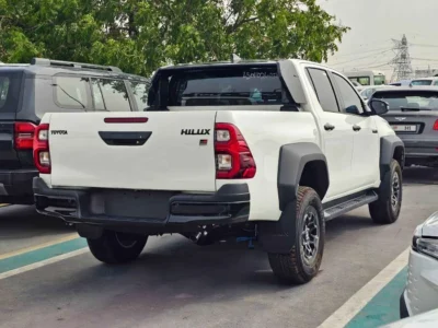 2025 Toyota Hilux GR SPORT DOUBLE CABIN 2.8L DIESEL V4 Engine White Black Pickup Truck