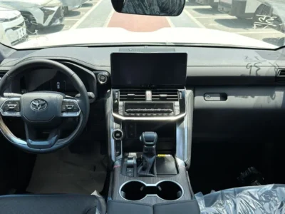 2025 Toyota Land Cruiser LC300 VX 3.5L Twin Turbo 6 Cylinders Petrol Engine White Black SUV