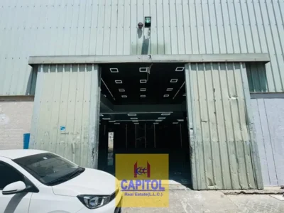 PRIME LOCATION COMMERCIAL WAREHOUSE/ SHOWROOM AVAILABLE FOR RENT DIRECT FROM THE OWNER