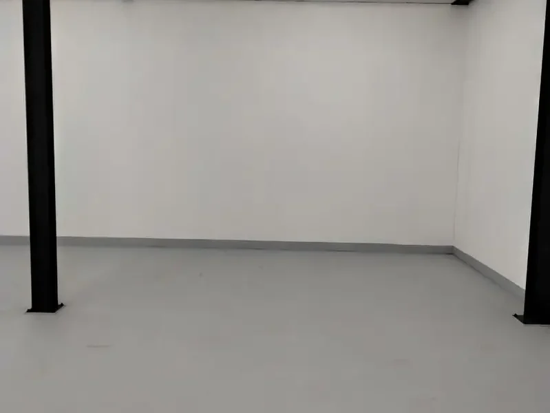 CLEAN STORAGE WAREHOUSE WITH WASHROOM ON GROUND