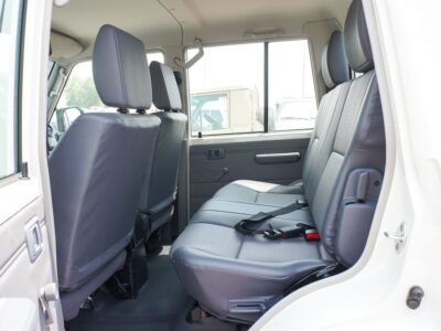 2025 Toyota Land Cruiser Pick Up 4.2L 6 Cylinders Diesel Engine MT White Grey Pickup Truck