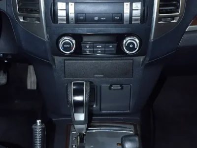 2012 Mitsubishi Pajero GLS 4 Cylinders Diesel Engine White Black SUV GCC Specs Automatic