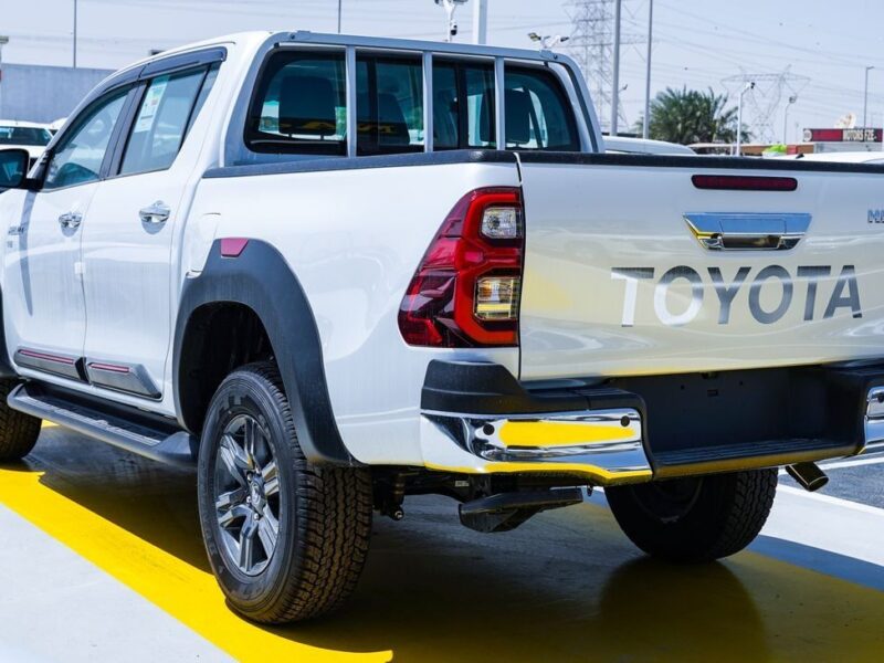 2026 Toyota Hilux 6 Cylinders Petrol Engine White Black Pickup Truck GCC Specs