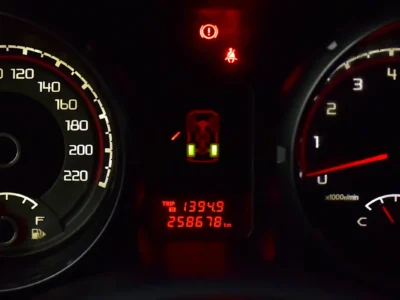 2012 Mitsubishi Pajero GLS 4 Cylinders Diesel Engine White Black SUV GCC Specs Automatic