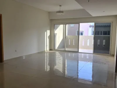 Spacious 2 Bed + Maid | Family Building | 1641 sq. ft. | Balcony | Car Park | Selling @ 1.175M (net)