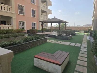 Spacious 2 Bed + Maid | Family Building | 1641 sq. ft. | Balcony | Car Park | Selling @ 1.175M (net)