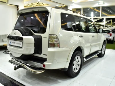 2012 Mitsubishi Pajero GLS 4 Cylinders Diesel Engine White Black SUV GCC Specs Automatic