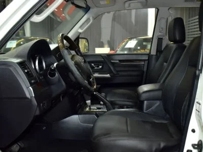 2012 Mitsubishi Pajero GLS 4 Cylinders Diesel Engine White Black SUV GCC Specs Automatic