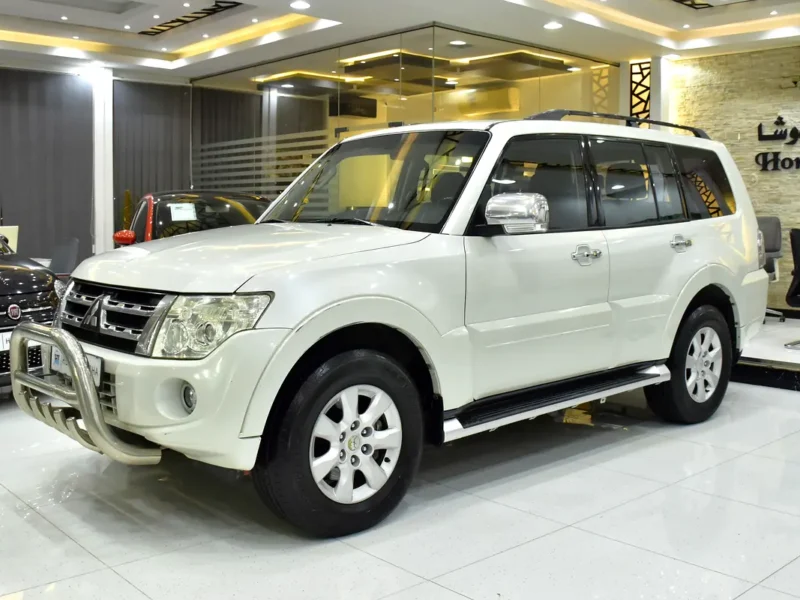 2012 Mitsubishi Pajero GLS 4 Cylinders Diesel Engine White Black SUV GCC Specs Automatic