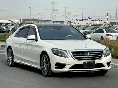 2015 Mercedes-Benz S-Class S 550 4MATIC 8 Cylinders Petrol Engine White Black Sedan FULL OPTION