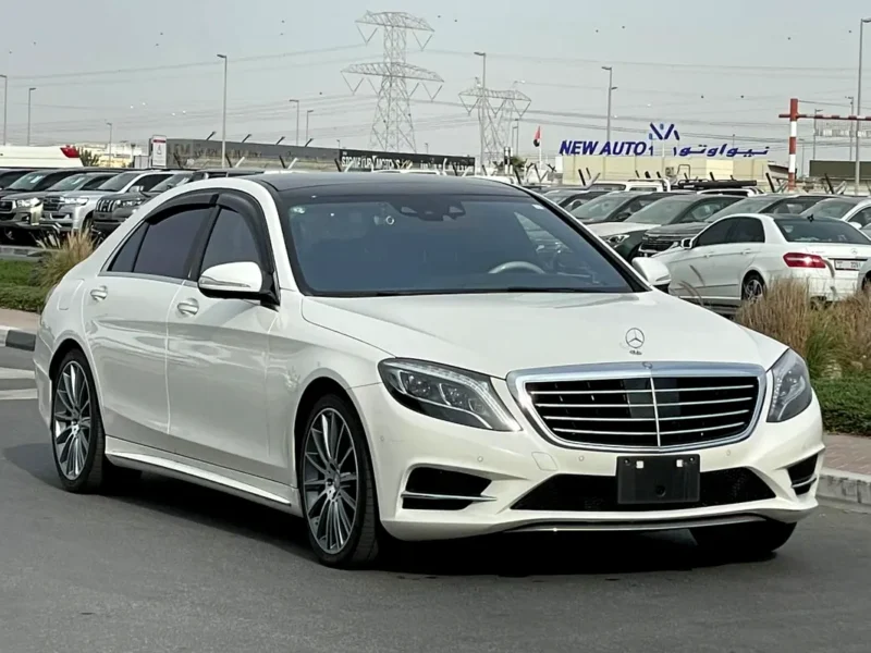 2015 Mercedes-Benz S-Class S 550 4MATIC 8 Cylinders Petrol Engine White Black Sedan FULL OPTION