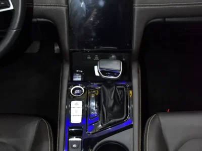 2023 JAC J7 Luxury 5 Cylinders Petrol Engine Blue Brown Sedan GCC Specs Automatic