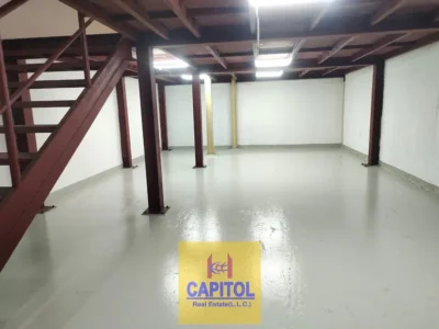 MASSIVE AND HIGHLY ACCESSIBLE STORAGE UNIT WITH GROUND AND MEZZANINE FLOOR