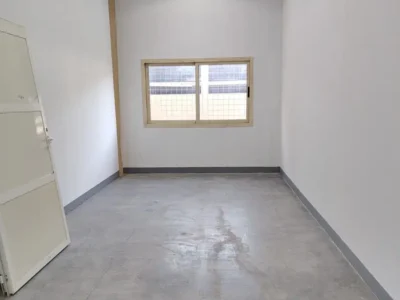 Ground Floor Low Budget Warehouse Ready to Move