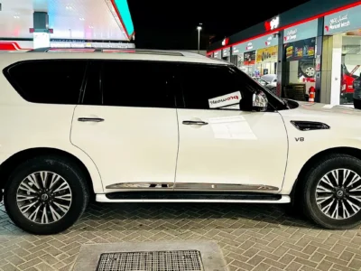 2017 Nissan Patrol LE Platinum 8 Cylinders Petrol Engine White Tan SUV GCC Specs