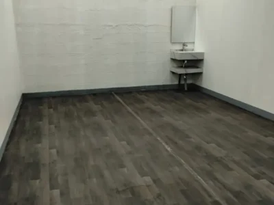 SPACIOUS AND WELL KEPT STORAGE UNIT WITH A WASHBASIN AVAILABLE IN AL QUOZ 1