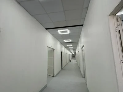 SPACIOUS AND WELL KEPT STORAGE UNIT WITH A WASHBASIN AVAILABLE IN AL QUOZ 1