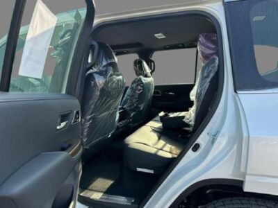 2025 TOYOTA Land Cruiser 300 VX 3.5L TT 6 Cylinders FULL OPTION White Black SUV GCC