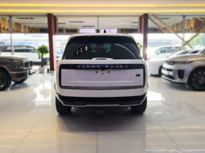 2022 Land Rover Range Rover HSE P530 4,4 Litres 8 Cylinders Petrol Engine White Maroon SUV
