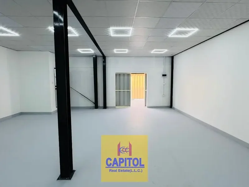 PREMIUM INDUSTRIAL UNIT WITH A WASHROOM OFFERING CLEAR SPACE AND EASY ACCESS